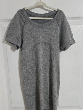 lululemon athletica Gray Short-Sleeve Tech Tee
